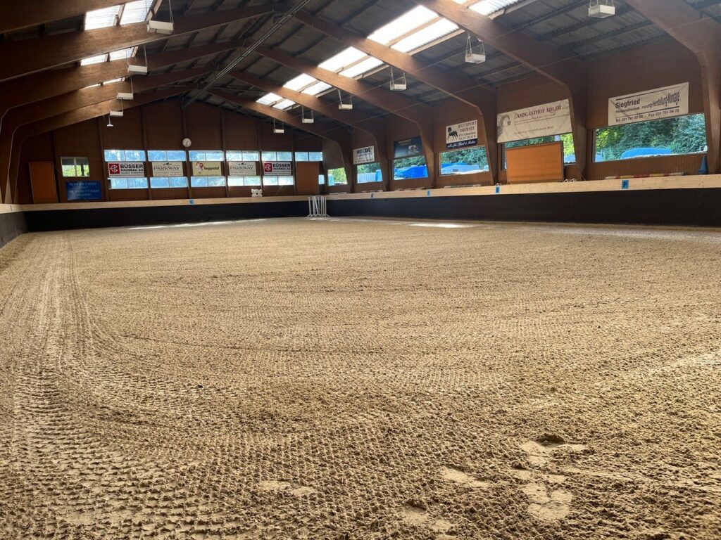 Grüningen Reithallenboden Standard